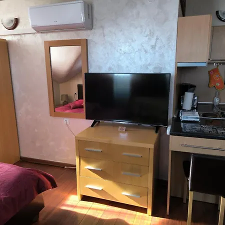 апартамент-студио б4-4-1 божурленд Appartement