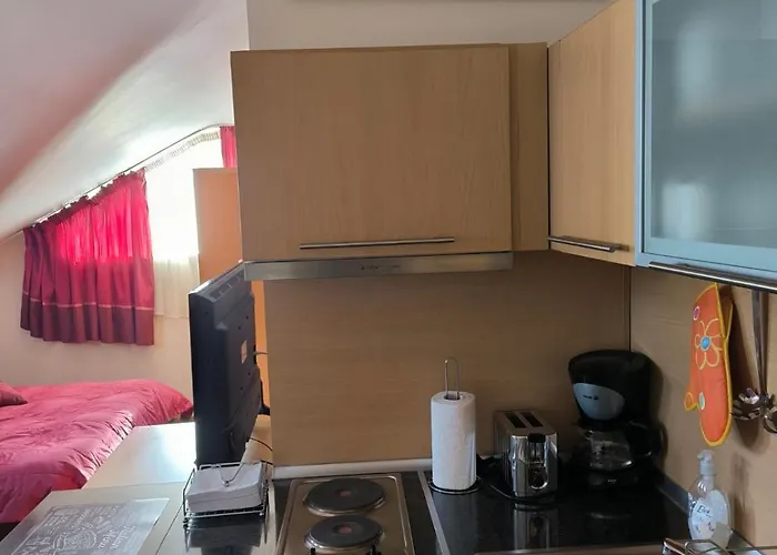 апартамент-студио б4-4-1 божурленд Appartamento